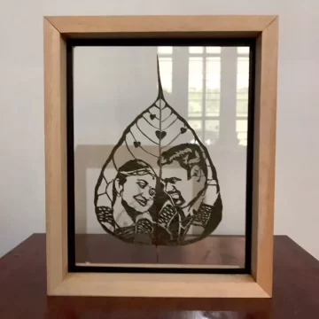 Couple Leaf Carving Sandwich Frame